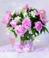 Без бренда «Нежный букетик с розами и настойка» в Севастополе в интернет-магазине Без бренда «Нежный букетик с розами и настойка» в Севастополе